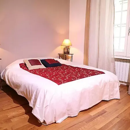 Charming Cosy Triplex In Trendy Marais Párizs