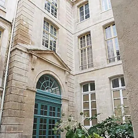 Charming Cosy Triplex In Trendy Marais