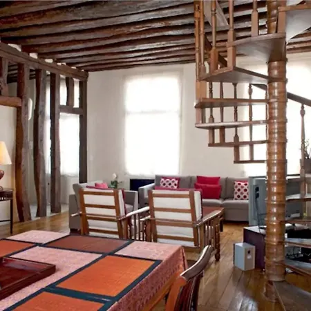 Charming Cosy Triplex In Trendy Marais * Párizs