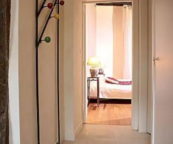 Charming Cosy Triplex In Trendy Marais شقة باريس