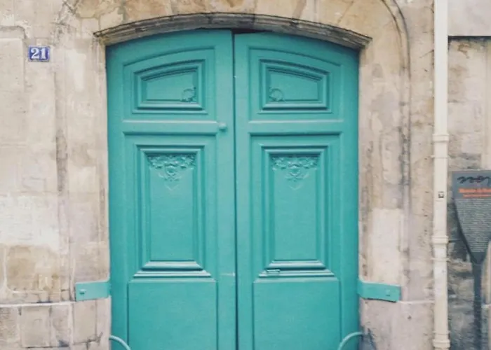 Charming Cosy Triplex In Trendy Marais شقة
