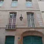 Charming Cosy Triplex In Trendy Marais Apartamento París