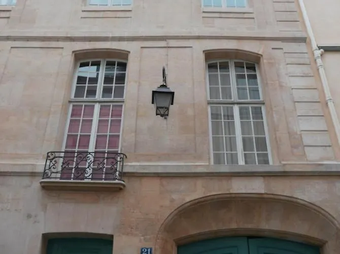 Charming Cosy Triplex In Trendy Marais Apartament Paryż